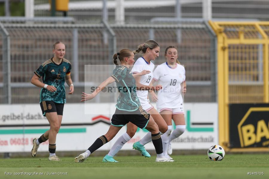 sport, action, Womens U16, USA, Stadion am Schönbusch, Länderspiel, Juniorinnen, GER, Fussball, Deutschland, DFB, Aschaffenburg, 11.06.2024 - Bild-ID: 2415705