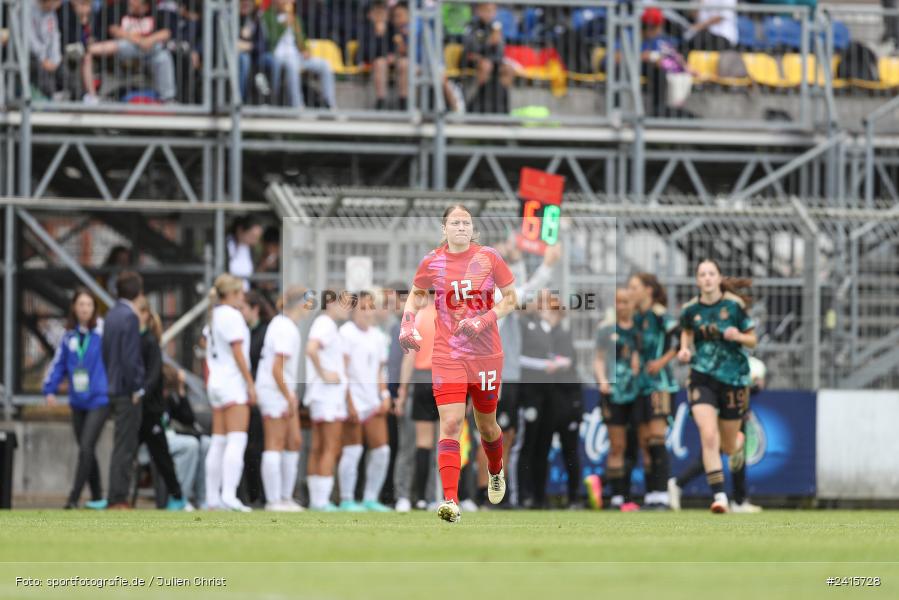 sport, action, Womens U16, USA, Stadion am Schönbusch, Länderspiel, Juniorinnen, GER, Fussball, Deutschland, DFB, Aschaffenburg, 11.06.2024 - Bild-ID: 2415728