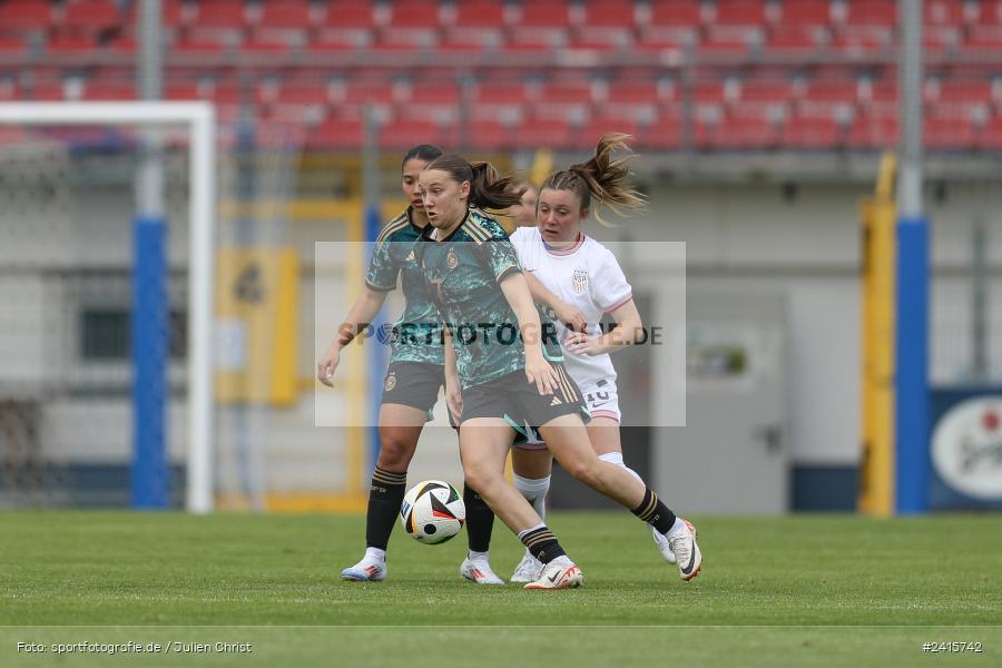 sport, action, Womens U16, USA, Stadion am Schönbusch, Länderspiel, Juniorinnen, GER, Fussball, Deutschland, DFB, Aschaffenburg, 11.06.2024 - Bild-ID: 2415742