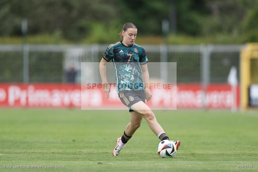 sport, action, Womens U16, USA, Stadion am Schönbusch, Länderspiel, Juniorinnen, GER, Fussball, Deutschland, DFB, Aschaffenburg, 11.06.2024 - Bild-ID: 2415745