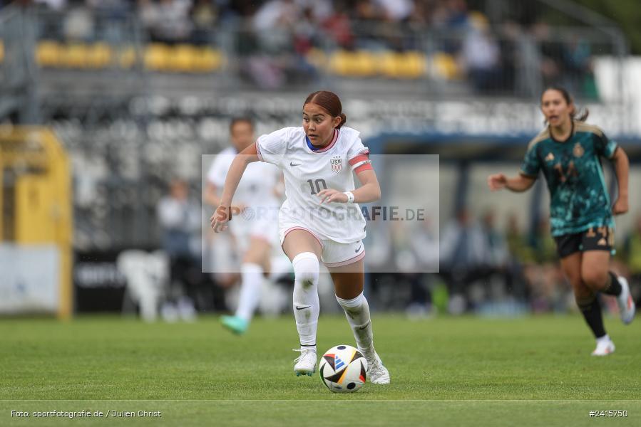 sport, action, Womens U16, USA, Stadion am Schönbusch, Länderspiel, Juniorinnen, GER, Fussball, Deutschland, DFB, Aschaffenburg, 11.06.2024 - Bild-ID: 2415750