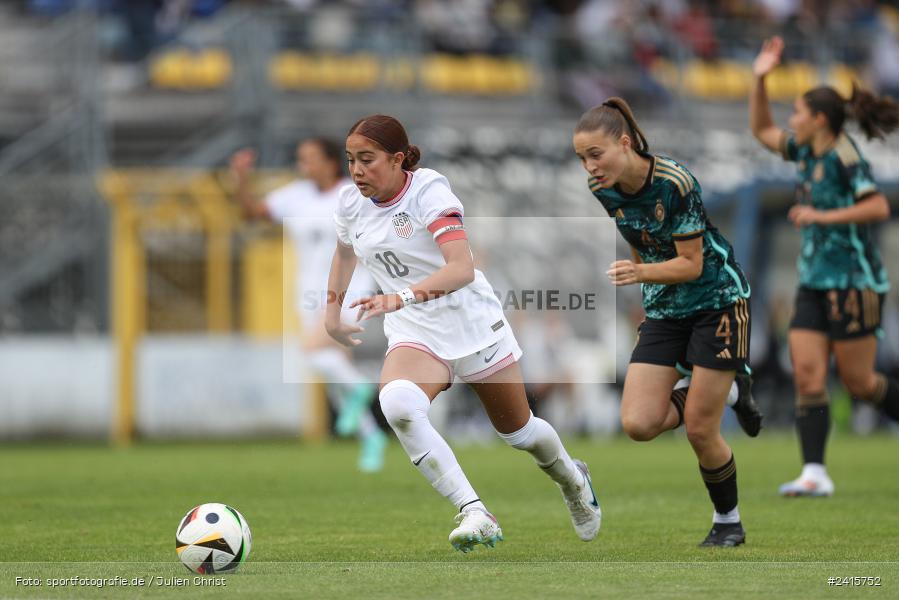 sport, action, Womens U16, USA, Stadion am Schönbusch, Länderspiel, Juniorinnen, GER, Fussball, Deutschland, DFB, Aschaffenburg, 11.06.2024 - Bild-ID: 2415752