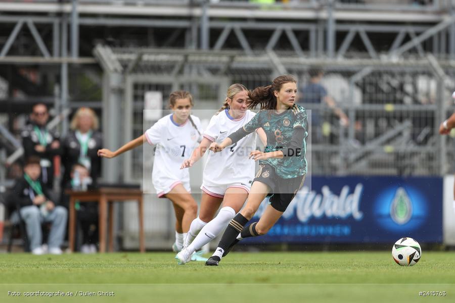 sport, action, Womens U16, USA, Stadion am Schönbusch, Länderspiel, Juniorinnen, GER, Fussball, Deutschland, DFB, Aschaffenburg, 11.06.2024 - Bild-ID: 2415763