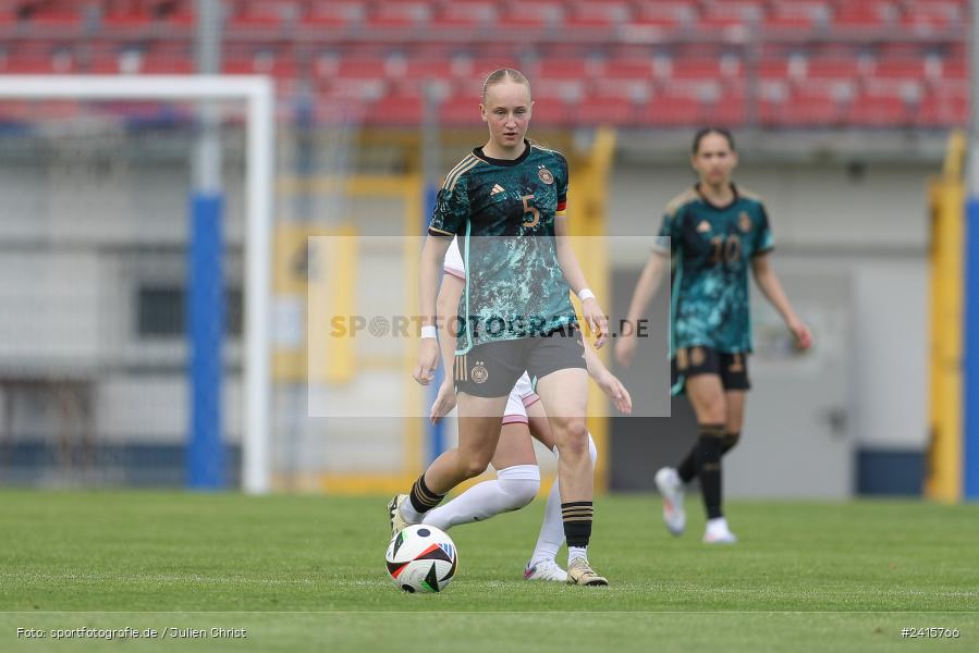 sport, action, Womens U16, USA, Stadion am Schönbusch, Länderspiel, Juniorinnen, GER, Fussball, Deutschland, DFB, Aschaffenburg, 11.06.2024 - Bild-ID: 2415766 sport, action, Womens U16, USA, Stadion am Schönbusch, Länderspiel, Juniorinnen, GER, Fussball, Deutschland, DFB, Aschaffenburg, 11.06.2024 - Bild-ID: 2415766