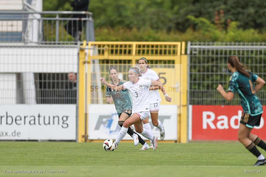 sport, action, Womens U16, USA, Stadion am Schönbusch, Länderspiel, Juniorinnen, GER, Fussball, Deutschland, DFB, Aschaffenburg, 11.06.2024 - Bild-ID: 2415769 sport, action, Womens U16, USA, Stadion am Schönbusch, Länderspiel, Juniorinnen, GER, Fussball, Deutschland, DFB, Aschaffenburg, 11.06.2024 - Bild-ID: 2415769