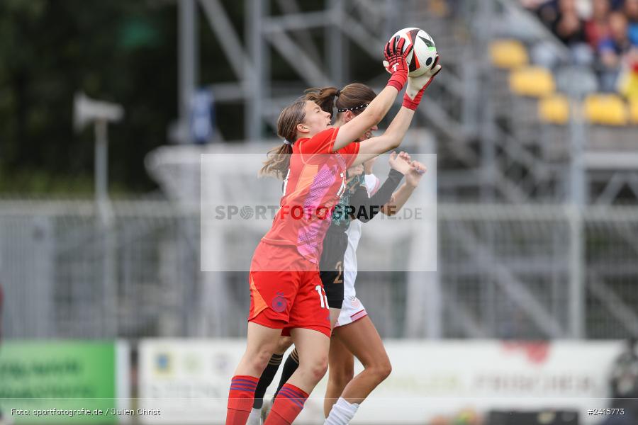 sport, action, Womens U16, USA, Stadion am Schönbusch, Länderspiel, Juniorinnen, GER, Fussball, Deutschland, DFB, Aschaffenburg, 11.06.2024 - Bild-ID: 2415773 sport, action, Womens U16, USA, Stadion am Schönbusch, Länderspiel, Juniorinnen, GER, Fussball, Deutschland, DFB, Aschaffenburg, 11.06.2024 - Bild-ID: 2415773
