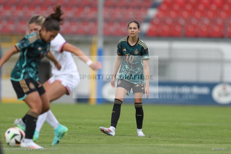 sport, action, Womens U16, USA, Stadion am Schönbusch, Länderspiel, Juniorinnen, GER, Fussball, Deutschland, DFB, Aschaffenburg, 11.06.2024 - Bild-ID: 2415782