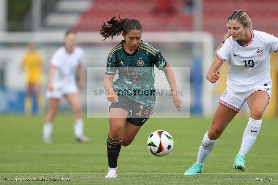 sport, action, Womens U16, USA, Stadion am Schönbusch, Länderspiel, Juniorinnen, GER, Fussball, Deutschland, DFB, Aschaffenburg, 11.06.2024 - Bild-ID: 2415784