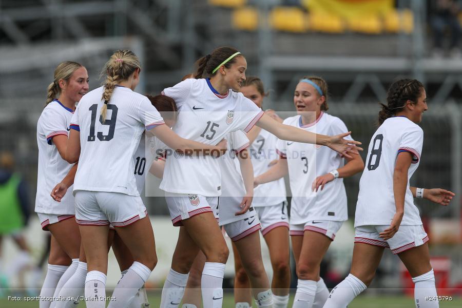 sport, action, Womens U16, USA, Stadion am Schönbusch, Länderspiel, Juniorinnen, GER, Fussball, Deutschland, DFB, Aschaffenburg, 11.06.2024 - Bild-ID: 2415796 sport, action, Womens U16, USA, Stadion am Schönbusch, Länderspiel, Juniorinnen, GER, Fussball, Deutschland, DFB, Aschaffenburg, 11.06.2024 - Bild-ID: 2415796