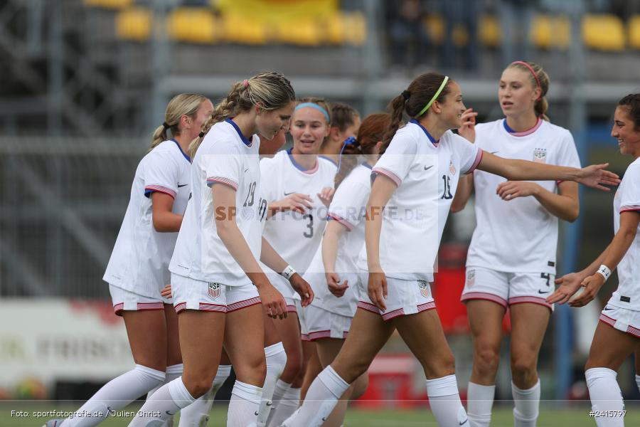 sport, action, Womens U16, USA, Stadion am Schönbusch, Länderspiel, Juniorinnen, GER, Fussball, Deutschland, DFB, Aschaffenburg, 11.06.2024 - Bild-ID: 2415797 sport, action, Womens U16, USA, Stadion am Schönbusch, Länderspiel, Juniorinnen, GER, Fussball, Deutschland, DFB, Aschaffenburg, 11.06.2024 - Bild-ID: 2415797