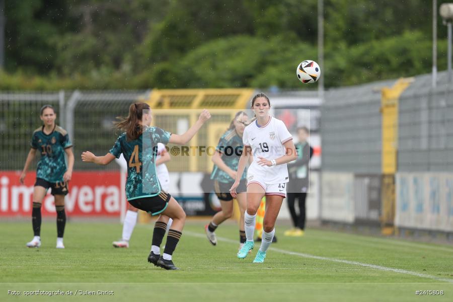 sport, action, Womens U16, USA, Stadion am Schönbusch, Länderspiel, Juniorinnen, GER, Fussball, Deutschland, DFB, Aschaffenburg, 11.06.2024 - Bild-ID: 2415808