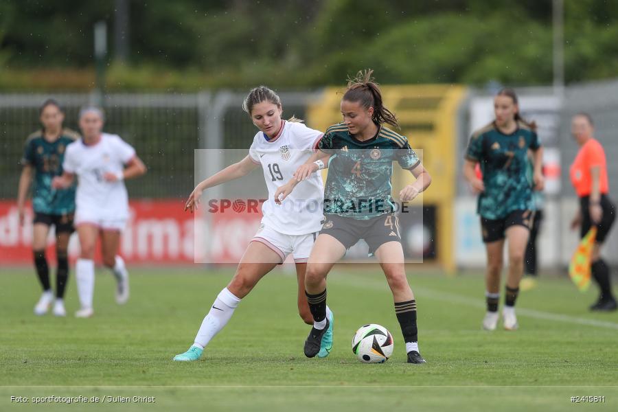 sport, action, Womens U16, USA, Stadion am Schönbusch, Länderspiel, Juniorinnen, GER, Fussball, Deutschland, DFB, Aschaffenburg, 11.06.2024 - Bild-ID: 2415811