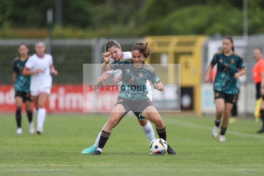 sport, action, Womens U16, USA, Stadion am Schönbusch, Länderspiel, Juniorinnen, GER, Fussball, Deutschland, DFB, Aschaffenburg, 11.06.2024 - Bild-ID: 2415814