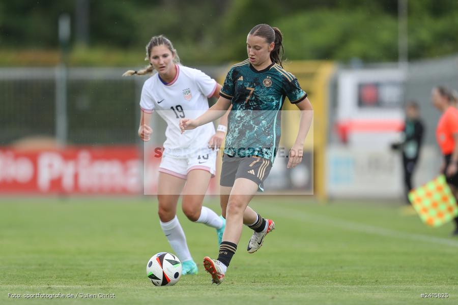 sport, action, Womens U16, USA, Stadion am Schönbusch, Länderspiel, Juniorinnen, GER, Fussball, Deutschland, DFB, Aschaffenburg, 11.06.2024 - Bild-ID: 2415823 sport, action, Womens U16, USA, Stadion am Schönbusch, Länderspiel, Juniorinnen, GER, Fussball, Deutschland, DFB, Aschaffenburg, 11.06.2024 - Bild-ID: 2415823