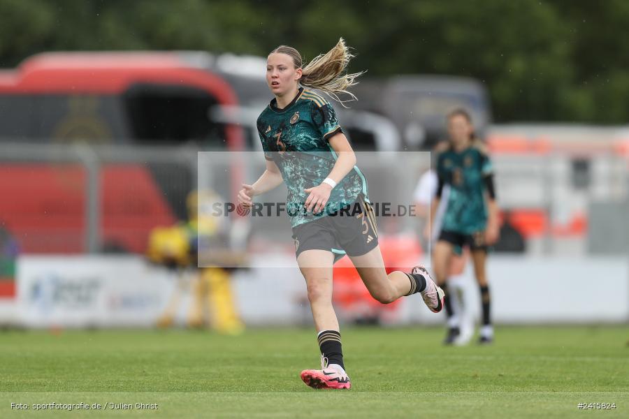 sport, action, Womens U16, USA, Stadion am Schönbusch, Länderspiel, Juniorinnen, GER, Fussball, Deutschland, DFB, Aschaffenburg, 11.06.2024 - Bild-ID: 2415824 sport, action, Womens U16, USA, Stadion am Schönbusch, Länderspiel, Juniorinnen, GER, Fussball, Deutschland, DFB, Aschaffenburg, 11.06.2024 - Bild-ID: 2415824