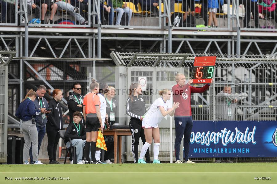 sport, action, Womens U16, USA, Stadion am Schönbusch, Länderspiel, Juniorinnen, GER, Fussball, Deutschland, DFB, Aschaffenburg, 11.06.2024 - Bild-ID: 2415829