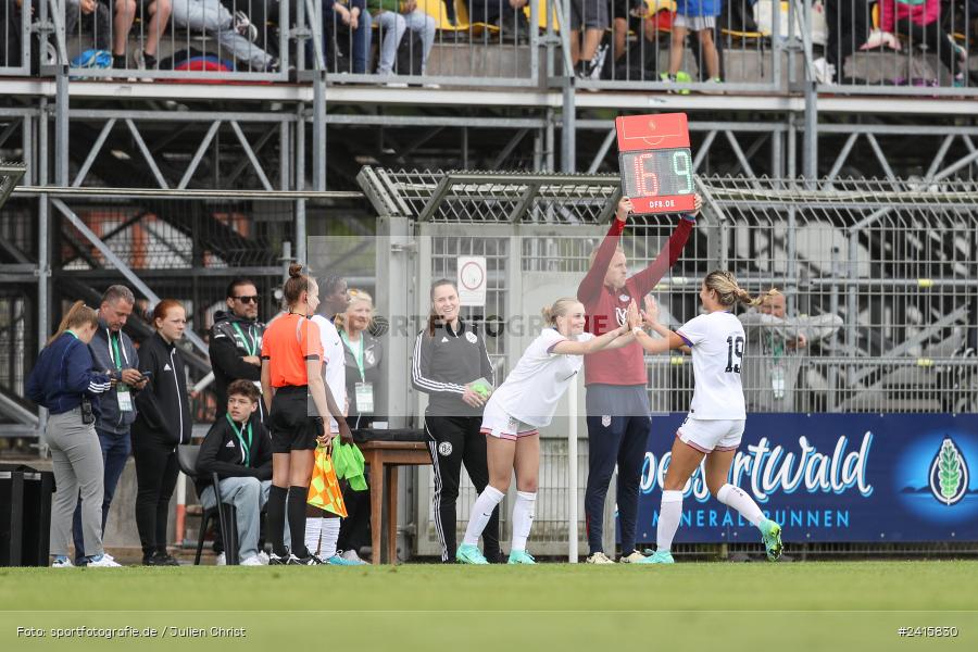 sport, action, Womens U16, USA, Stadion am Schönbusch, Länderspiel, Juniorinnen, GER, Fussball, Deutschland, DFB, Aschaffenburg, 11.06.2024 - Bild-ID: 2415830