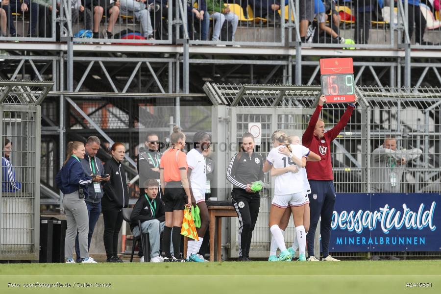 sport, action, Womens U16, USA, Stadion am Schönbusch, Länderspiel, Juniorinnen, GER, Fussball, Deutschland, DFB, Aschaffenburg, 11.06.2024 - Bild-ID: 2415831