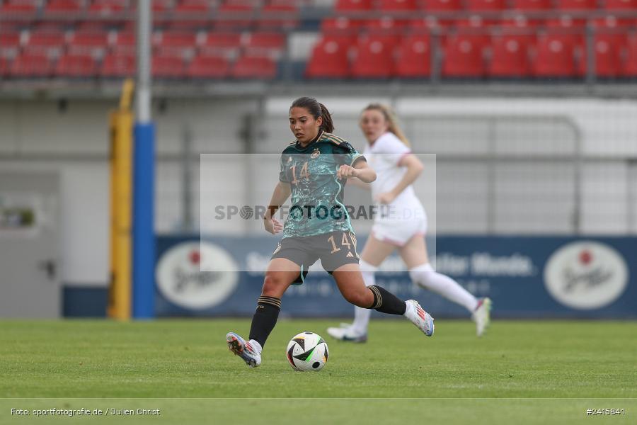 sport, action, Womens U16, USA, Stadion am Schönbusch, Länderspiel, Juniorinnen, GER, Fussball, Deutschland, DFB, Aschaffenburg, 11.06.2024 - Bild-ID: 2415841 sport, action, Womens U16, USA, Stadion am Schönbusch, Länderspiel, Juniorinnen, GER, Fussball, Deutschland, DFB, Aschaffenburg, 11.06.2024 - Bild-ID: 2415841