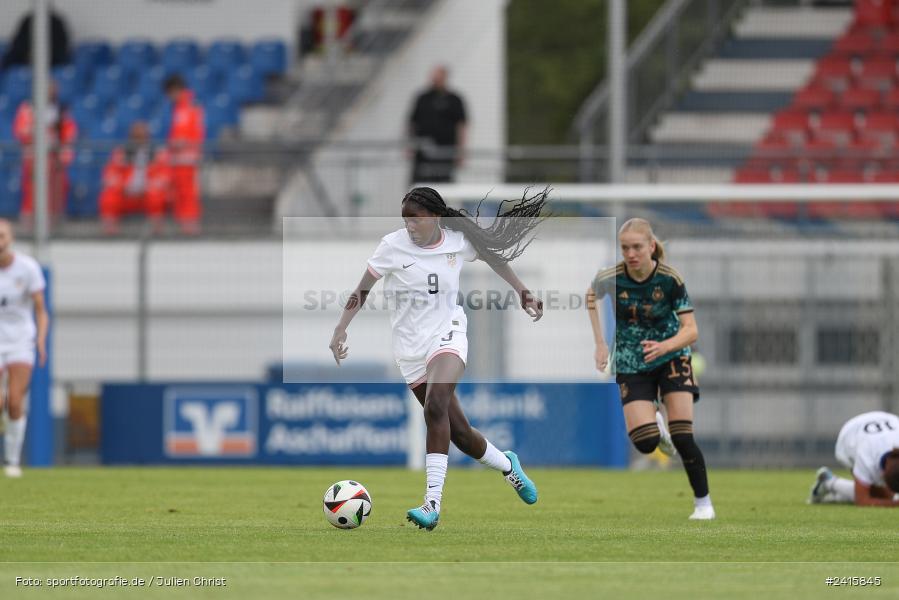 sport, action, Womens U16, USA, Stadion am Schönbusch, Länderspiel, Juniorinnen, GER, Fussball, Deutschland, DFB, Aschaffenburg, 11.06.2024 - Bild-ID: 2415845 sport, action, Womens U16, USA, Stadion am Schönbusch, Länderspiel, Juniorinnen, GER, Fussball, Deutschland, DFB, Aschaffenburg, 11.06.2024 - Bild-ID: 2415845