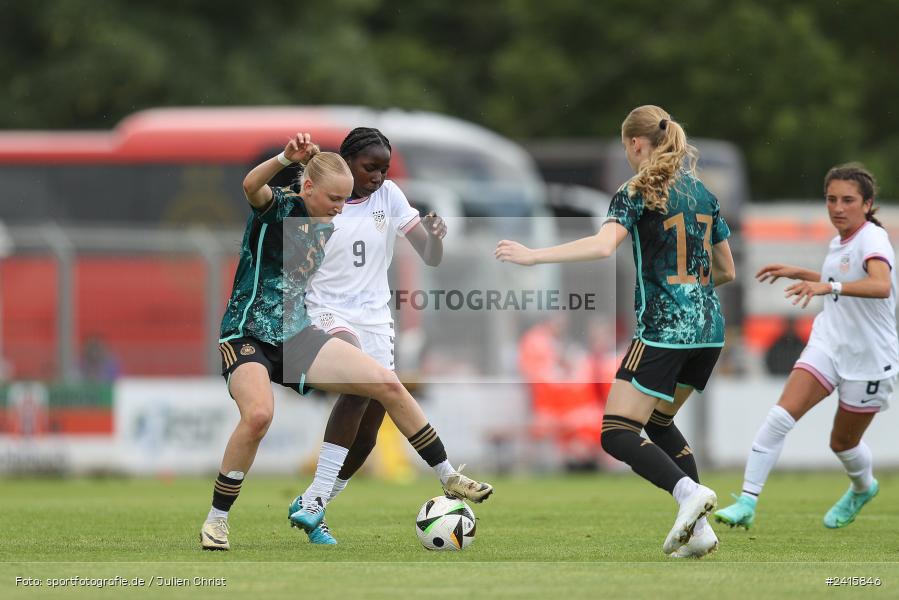 sport, action, Womens U16, USA, Stadion am Schönbusch, Länderspiel, Juniorinnen, GER, Fussball, Deutschland, DFB, Aschaffenburg, 11.06.2024 - Bild-ID: 2415846 sport, action, Womens U16, USA, Stadion am Schönbusch, Länderspiel, Juniorinnen, GER, Fussball, Deutschland, DFB, Aschaffenburg, 11.06.2024 - Bild-ID: 2415846