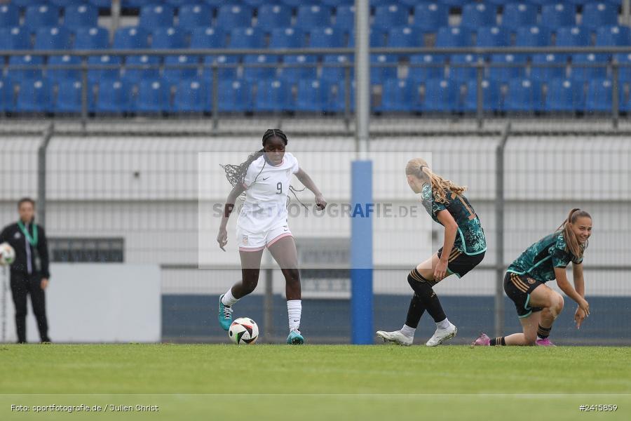 sport, action, Womens U16, USA, Stadion am Schönbusch, Länderspiel, Juniorinnen, GER, Fussball, Deutschland, DFB, Aschaffenburg, 11.06.2024 - Bild-ID: 2415859