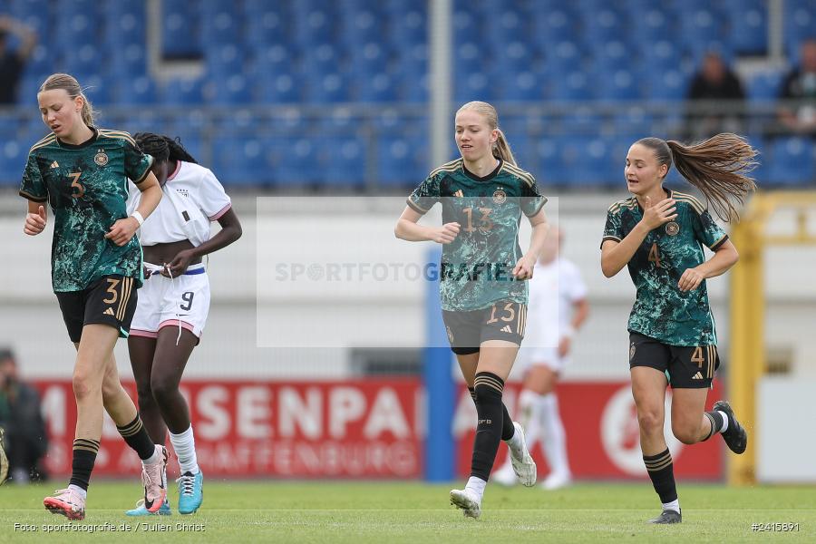 sport, action, Womens U16, USA, Stadion am Schönbusch, Länderspiel, Juniorinnen, GER, Fussball, Deutschland, DFB, Aschaffenburg, 11.06.2024 - Bild-ID: 2415891