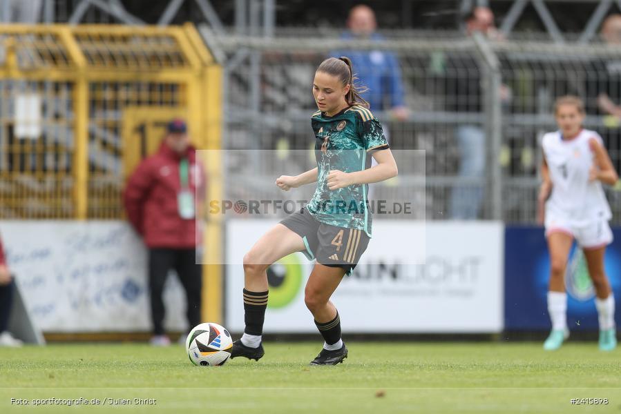 sport, action, Womens U16, USA, Stadion am Schönbusch, Länderspiel, Juniorinnen, GER, Fussball, Deutschland, DFB, Aschaffenburg, 11.06.2024 - Bild-ID: 2415898