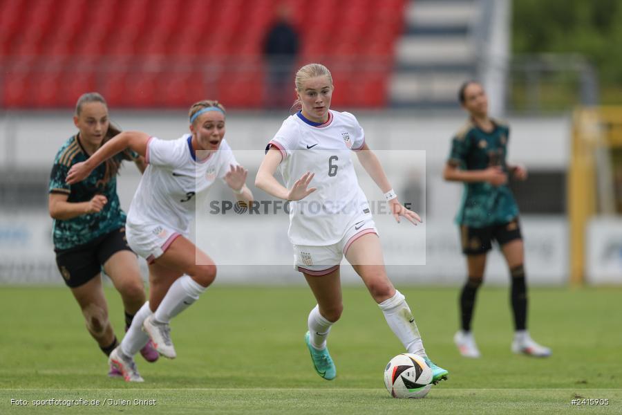 sport, action, Womens U16, USA, Stadion am Schönbusch, Länderspiel, Juniorinnen, GER, Fussball, Deutschland, DFB, Aschaffenburg, 11.06.2024 - Bild-ID: 2415905