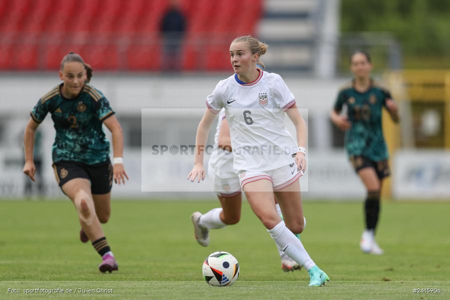 sport, action, Womens U16, USA, Stadion am Schönbusch, Länderspiel, Juniorinnen, GER, Fussball, Deutschland, DFB, Aschaffenburg, 11.06.2024 - Bild-ID: 2415906