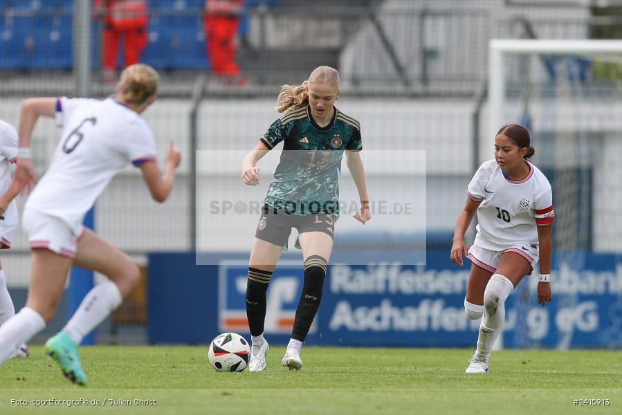 sport, action, Womens U16, USA, Stadion am Schönbusch, Länderspiel, Juniorinnen, GER, Fussball, Deutschland, DFB, Aschaffenburg, 11.06.2024 - Bild-ID: 2415913