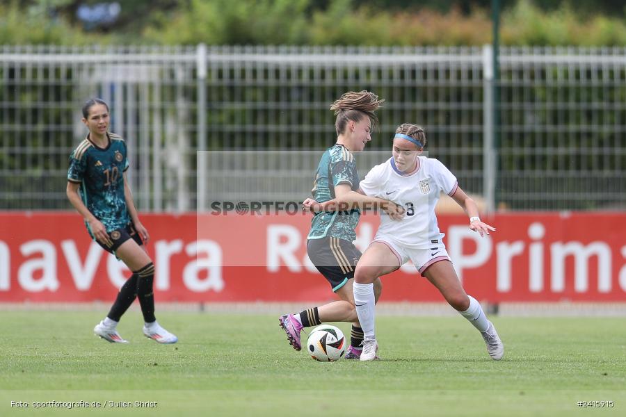 sport, action, Womens U16, USA, Stadion am Schönbusch, Länderspiel, Juniorinnen, GER, Fussball, Deutschland, DFB, Aschaffenburg, 11.06.2024 - Bild-ID: 2415915