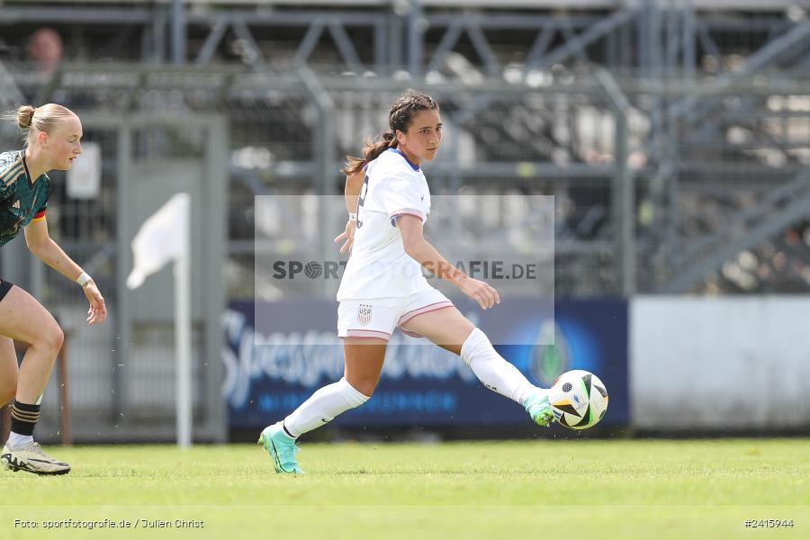 sport, action, Womens U16, USA, Stadion am Schönbusch, Länderspiel, Juniorinnen, GER, Fussball, Deutschland, DFB, Aschaffenburg, 11.06.2024 - Bild-ID: 2415944