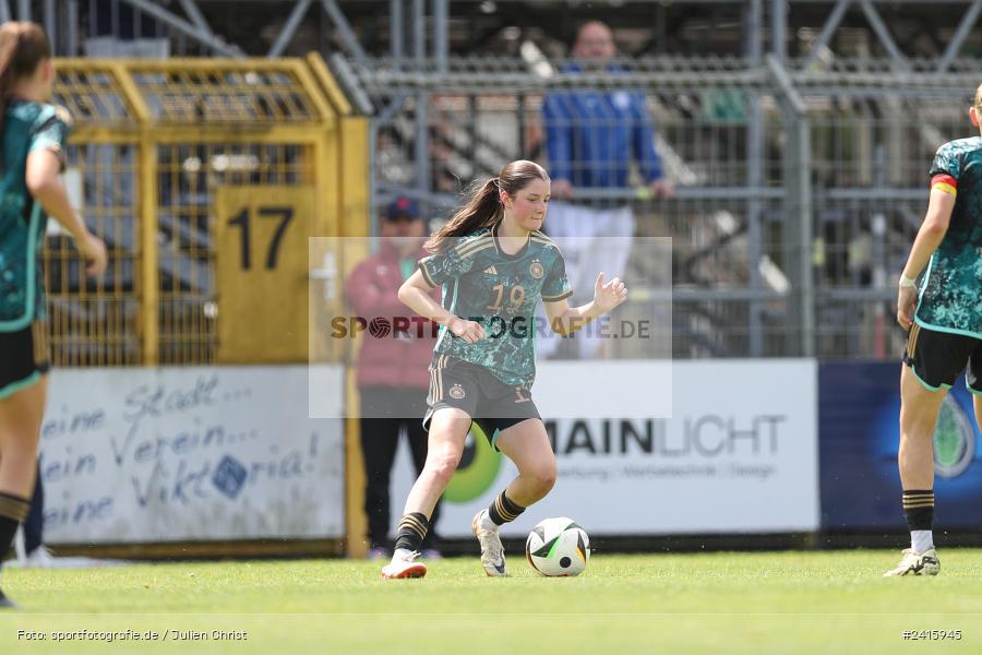 sport, action, Womens U16, USA, Stadion am Schönbusch, Länderspiel, Juniorinnen, GER, Fussball, Deutschland, DFB, Aschaffenburg, 11.06.2024 - Bild-ID: 2415945