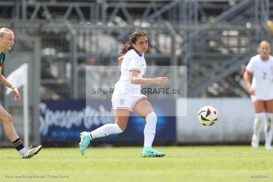 sport, action, Womens U16, USA, Stadion am Schönbusch, Länderspiel, Juniorinnen, GER, Fussball, Deutschland, DFB, Aschaffenburg, 11.06.2024 - Bild-ID: 2415946