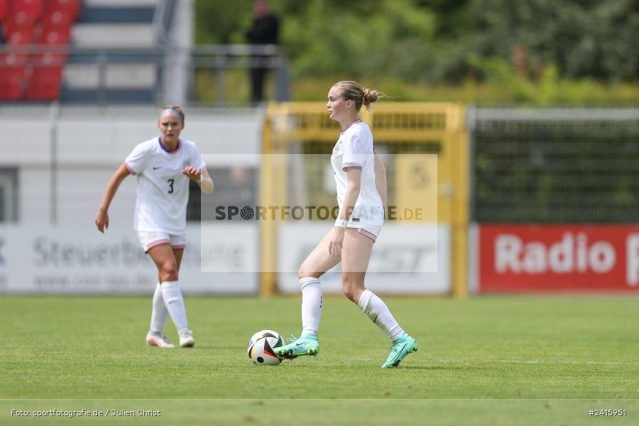 sport, action, Womens U16, USA, Stadion am Schönbusch, Länderspiel, Juniorinnen, GER, Fussball, Deutschland, DFB, Aschaffenburg, 11.06.2024 - Bild-ID: 2415951