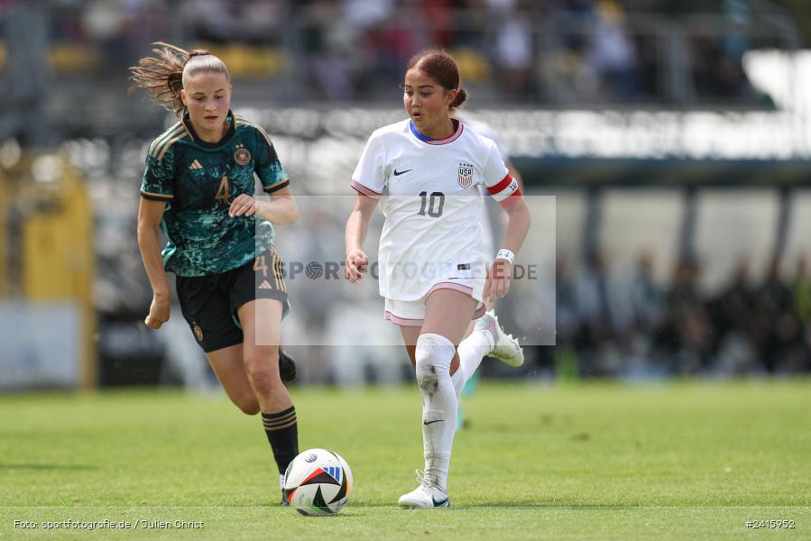 sport, action, Womens U16, USA, Stadion am Schönbusch, Länderspiel, Juniorinnen, GER, Fussball, Deutschland, DFB, Aschaffenburg, 11.06.2024 - Bild-ID: 2415952 sport, action, Womens U16, USA, Stadion am Schönbusch, Länderspiel, Juniorinnen, GER, Fussball, Deutschland, DFB, Aschaffenburg, 11.06.2024 - Bild-ID: 2415952