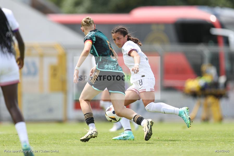 sport, action, Womens U16, USA, Stadion am Schönbusch, Länderspiel, Juniorinnen, GER, Fussball, Deutschland, DFB, Aschaffenburg, 11.06.2024 - Bild-ID: 2415960