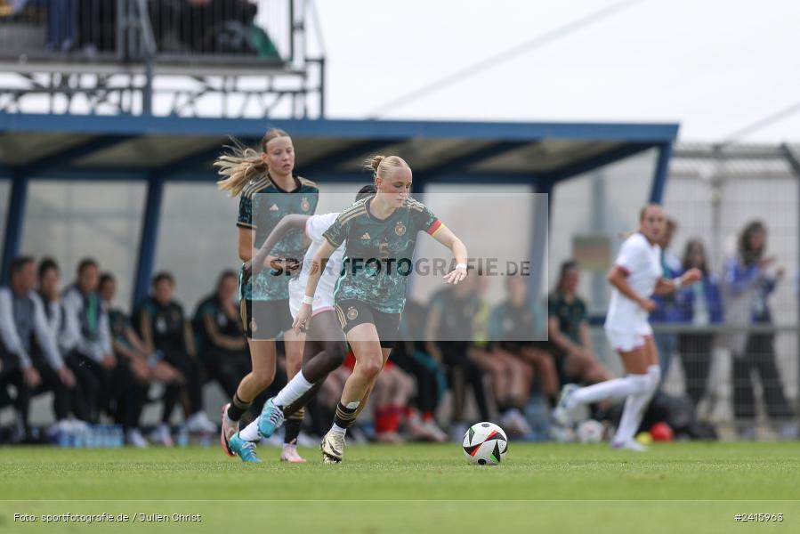 sport, action, Womens U16, USA, Stadion am Schönbusch, Länderspiel, Juniorinnen, GER, Fussball, Deutschland, DFB, Aschaffenburg, 11.06.2024 - Bild-ID: 2415963