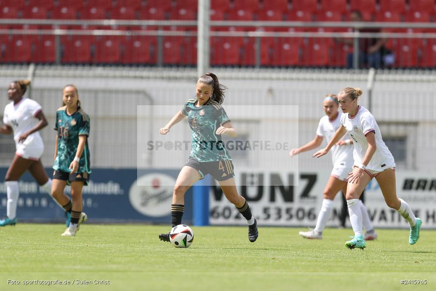sport, action, Womens U16, USA, Stadion am Schönbusch, Länderspiel, Juniorinnen, GER, Fussball, Deutschland, DFB, Aschaffenburg, 11.06.2024 - Bild-ID: 2415965