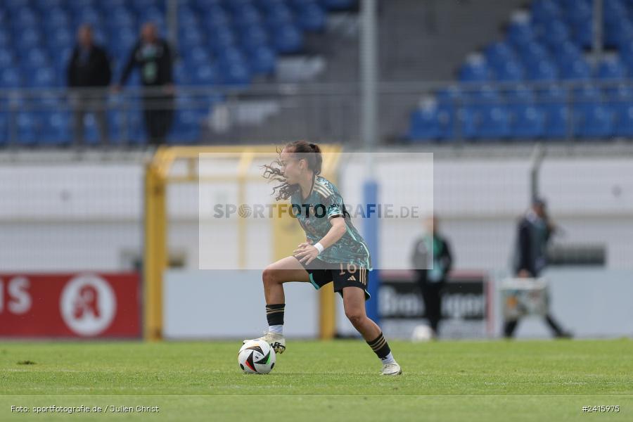 sport, action, Womens U16, USA, Stadion am Schönbusch, Länderspiel, Juniorinnen, GER, Fussball, Deutschland, DFB, Aschaffenburg, 11.06.2024 - Bild-ID: 2415975 sport, action, Womens U16, USA, Stadion am Schönbusch, Länderspiel, Juniorinnen, GER, Fussball, Deutschland, DFB, Aschaffenburg, 11.06.2024 - Bild-ID: 2415975