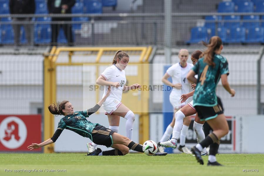 sport, action, Womens U16, USA, Stadion am Schönbusch, Länderspiel, Juniorinnen, GER, Fussball, Deutschland, DFB, Aschaffenburg, 11.06.2024 - Bild-ID: 2415978 sport, action, Womens U16, USA, Stadion am Schönbusch, Länderspiel, Juniorinnen, GER, Fussball, Deutschland, DFB, Aschaffenburg, 11.06.2024 - Bild-ID: 2415978