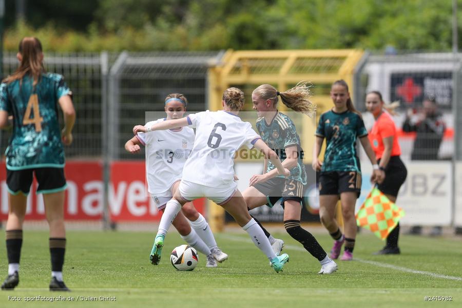 sport, action, Womens U16, USA, Stadion am Schönbusch, Länderspiel, Juniorinnen, GER, Fussball, Deutschland, DFB, Aschaffenburg, 11.06.2024 - Bild-ID: 2415982 sport, action, Womens U16, USA, Stadion am Schönbusch, Länderspiel, Juniorinnen, GER, Fussball, Deutschland, DFB, Aschaffenburg, 11.06.2024 - Bild-ID: 2415982