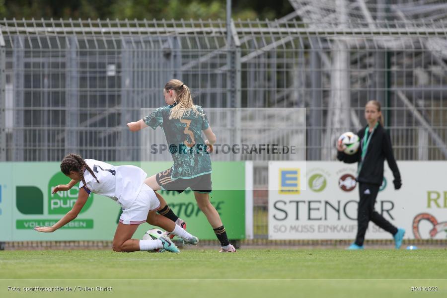 sport, action, Womens U16, USA, Stadion am Schönbusch, Länderspiel, Juniorinnen, GER, Fussball, Deutschland, DFB, Aschaffenburg, 11.06.2024 - Bild-ID: 2416022 sport, action, Womens U16, USA, Stadion am Schönbusch, Länderspiel, Juniorinnen, GER, Fussball, Deutschland, DFB, Aschaffenburg, 11.06.2024 - Bild-ID: 2416022