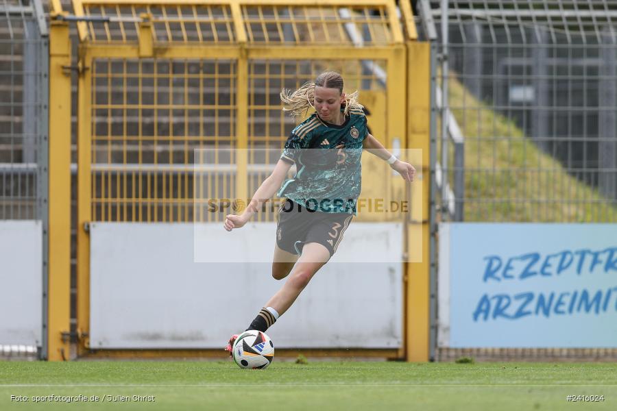 sport, action, Womens U16, USA, Stadion am Schönbusch, Länderspiel, Juniorinnen, GER, Fussball, Deutschland, DFB, Aschaffenburg, 11.06.2024 - Bild-ID: 2416024