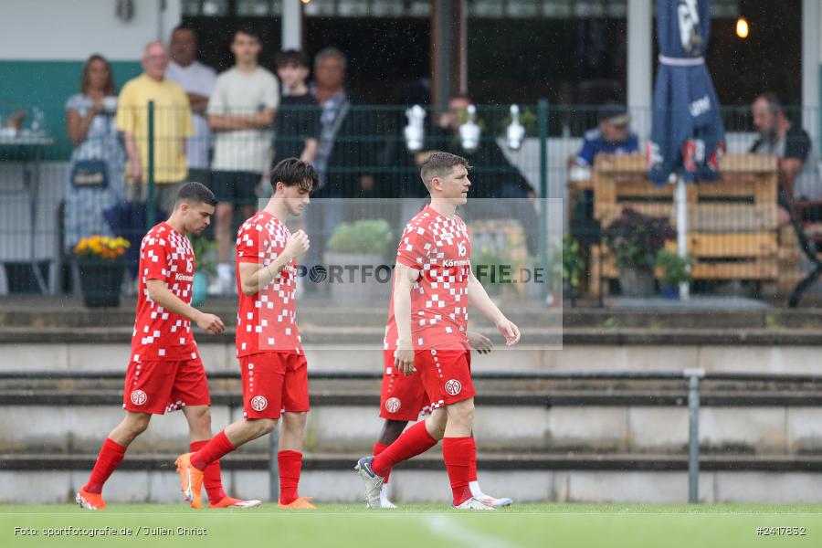 sport, action, Sportgelände Strietwald, SVA, SV Viktoria Aschaffenburg, Regionalliga Südwest, Regionalliga Bayern, Landesfreundschaftsspiele, Fussball, FSV, BFV, Aschaffenburg, 1. FSV Mainz 05 U23, 06.07.2024 - Bild-ID: 2417832