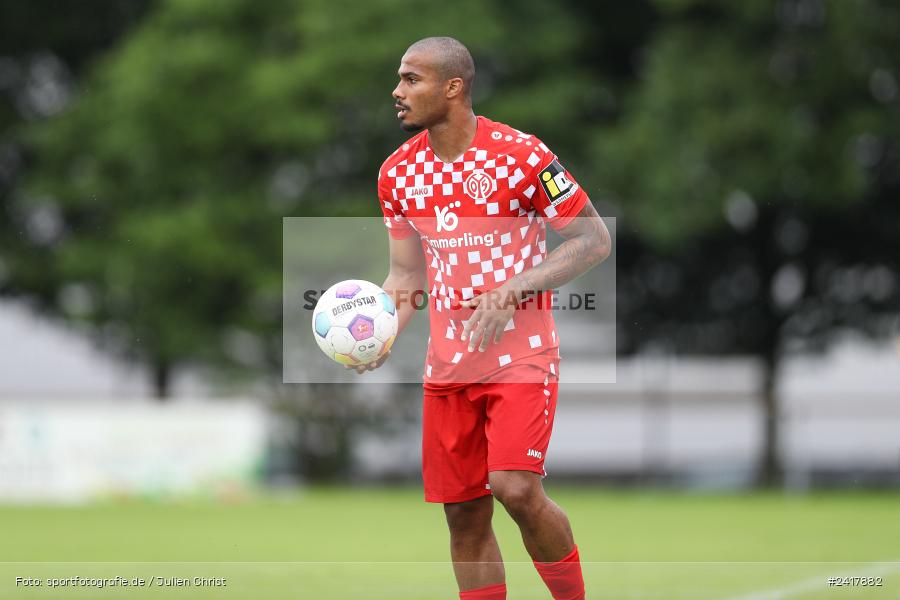 sport, action, Sportgelände Strietwald, SVA, SV Viktoria Aschaffenburg, Regionalliga Südwest, Regionalliga Bayern, Landesfreundschaftsspiele, Fussball, FSV, BFV, Aschaffenburg, 1. FSV Mainz 05 U23, 06.07.2024 - Bild-ID: 2417882 sport, action, Sportgelände Strietwald, SVA, SV Viktoria Aschaffenburg, Regionalliga Südwest, Regionalliga Bayern, Landesfreundschaftsspiele, Fussball, FSV, BFV, Aschaffenburg, 1. FSV Mainz 05 U23, 06.07.2024 - Bild-ID: 2417882