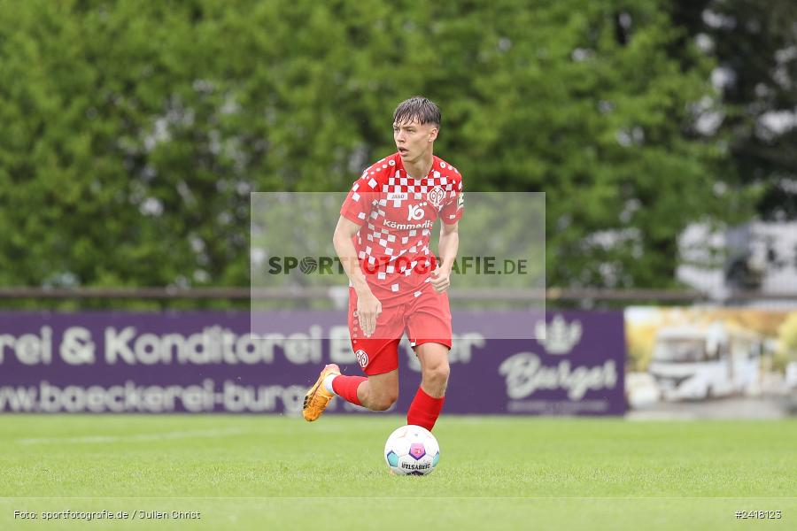 sport, action, Sportgelände Strietwald, SVA, SV Viktoria Aschaffenburg, Regionalliga Südwest, Regionalliga Bayern, Landesfreundschaftsspiele, Fussball, FSV, BFV, Aschaffenburg, 1. FSV Mainz 05 U23, 06.07.2024 - Bild-ID: 2418123 sport, action, Sportgelände Strietwald, SVA, SV Viktoria Aschaffenburg, Regionalliga Südwest, Regionalliga Bayern, Landesfreundschaftsspiele, Fussball, FSV, BFV, Aschaffenburg, 1. FSV Mainz 05 U23, 06.07.2024 - Bild-ID: 2418123
