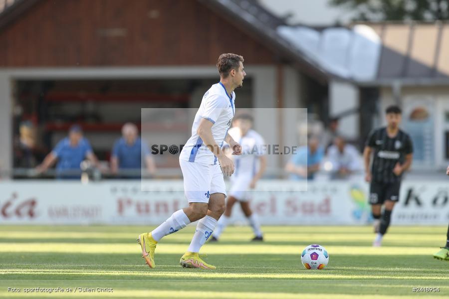 sport, action, TSV Karlburg, TSV, Sportgelände, SVD, SV Darmstadt 98 (U21), Landesfreundschaftsspiele, Karlburg, Hessenliga, HFV, Fussball, D98, Bayernliga Nord, BFV, 10.07.2024 - Bild-ID: 2418954 sport, action, TSV Karlburg, TSV, Sportgelände, SVD, SV Darmstadt 98 (U21), Landesfreundschaftsspiele, Karlburg, Hessenliga, HFV, Fussball, D98, Bayernliga Nord, BFV, 10.07.2024 - Bild-ID: 2418954