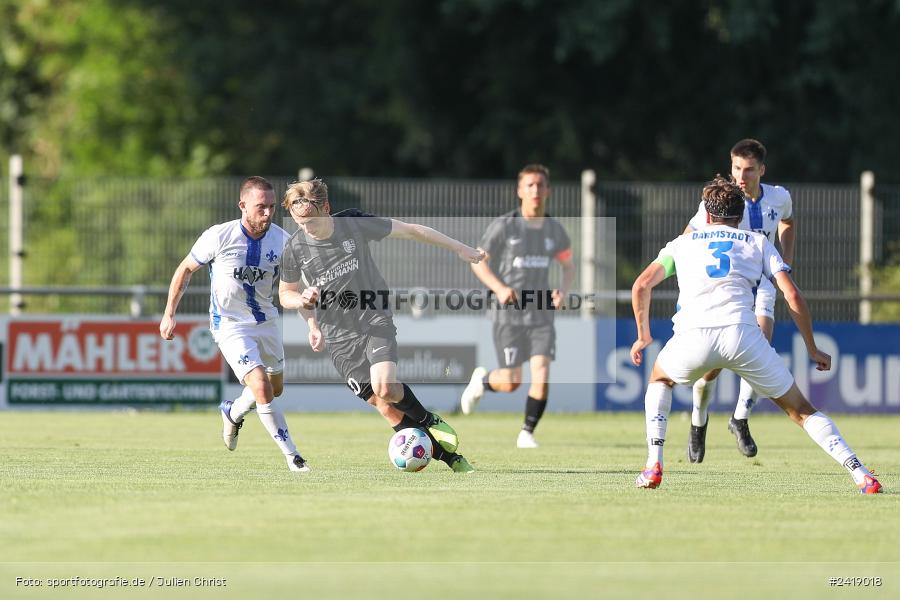 sport, action, TSV Karlburg, TSV, Sportgelände, SVD, SV Darmstadt 98 (U21), Landesfreundschaftsspiele, Karlburg, Hessenliga, HFV, Fussball, D98, Bayernliga Nord, BFV, 10.07.2024 - Bild-ID: 2419018